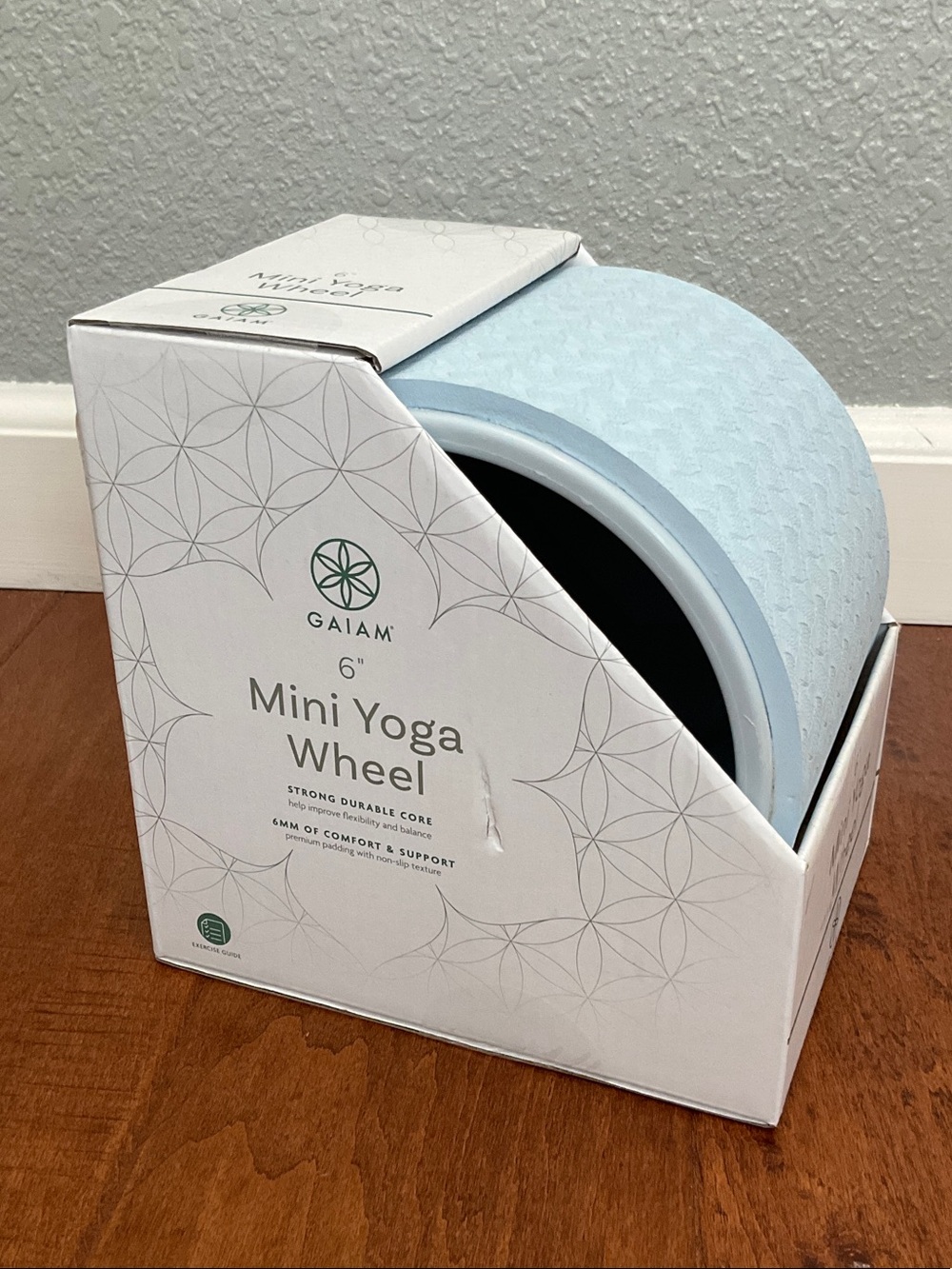 Gaiam Mini Yoga wheel 6” NWT
